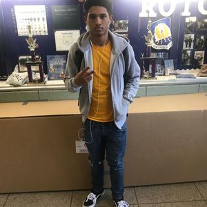 Meet your Posher, Hunter